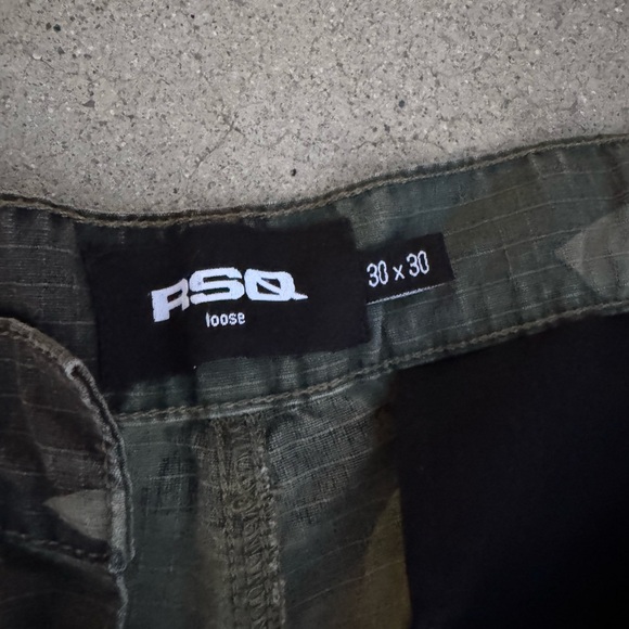 RSQ Men's Green Camouflage Cargo Pants - Picture 2 of 4